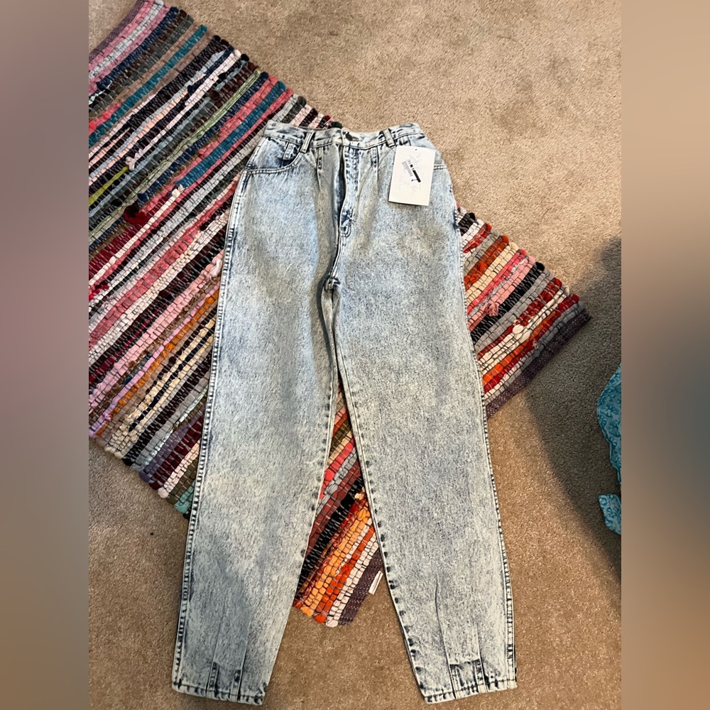 Vintage Valentino jean size 9 acid wash new with tags